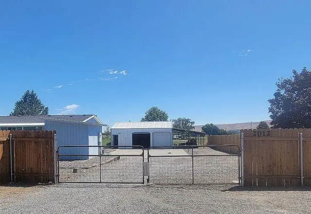 $500,000 | 2012 South Steele Road, Prosser, WA 99350