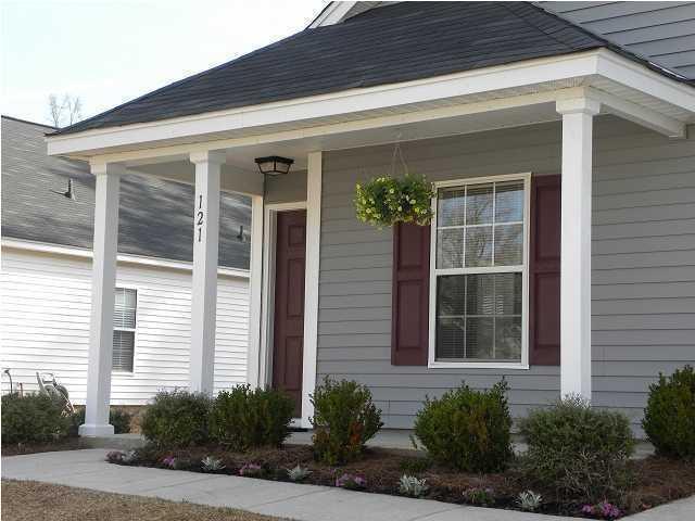 121 Hammerbeck Road Summerville, SC 29483 - Photo 2 of 13 hammerbeck front2