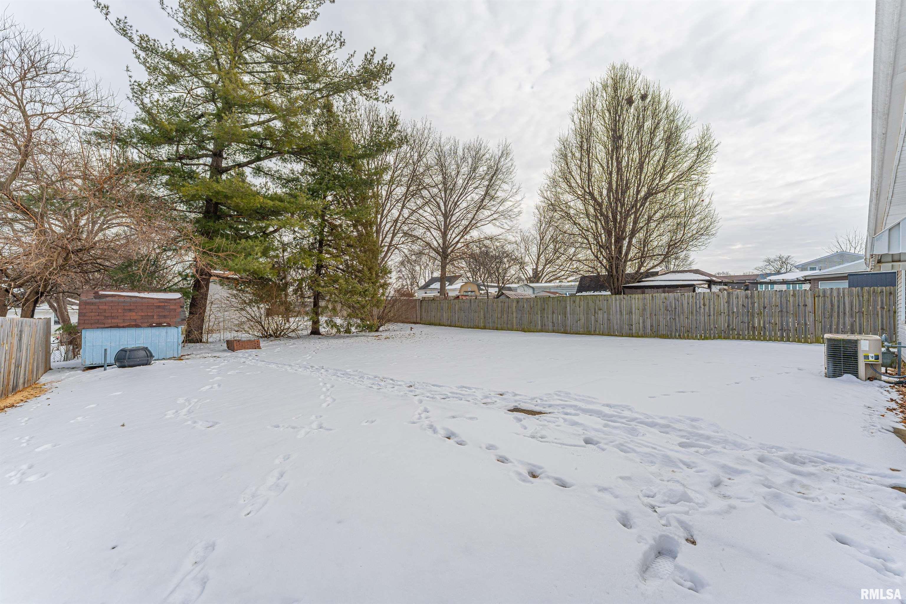 100 Gavin Street Lincoln, IL 62656 - Photo 14 of 16