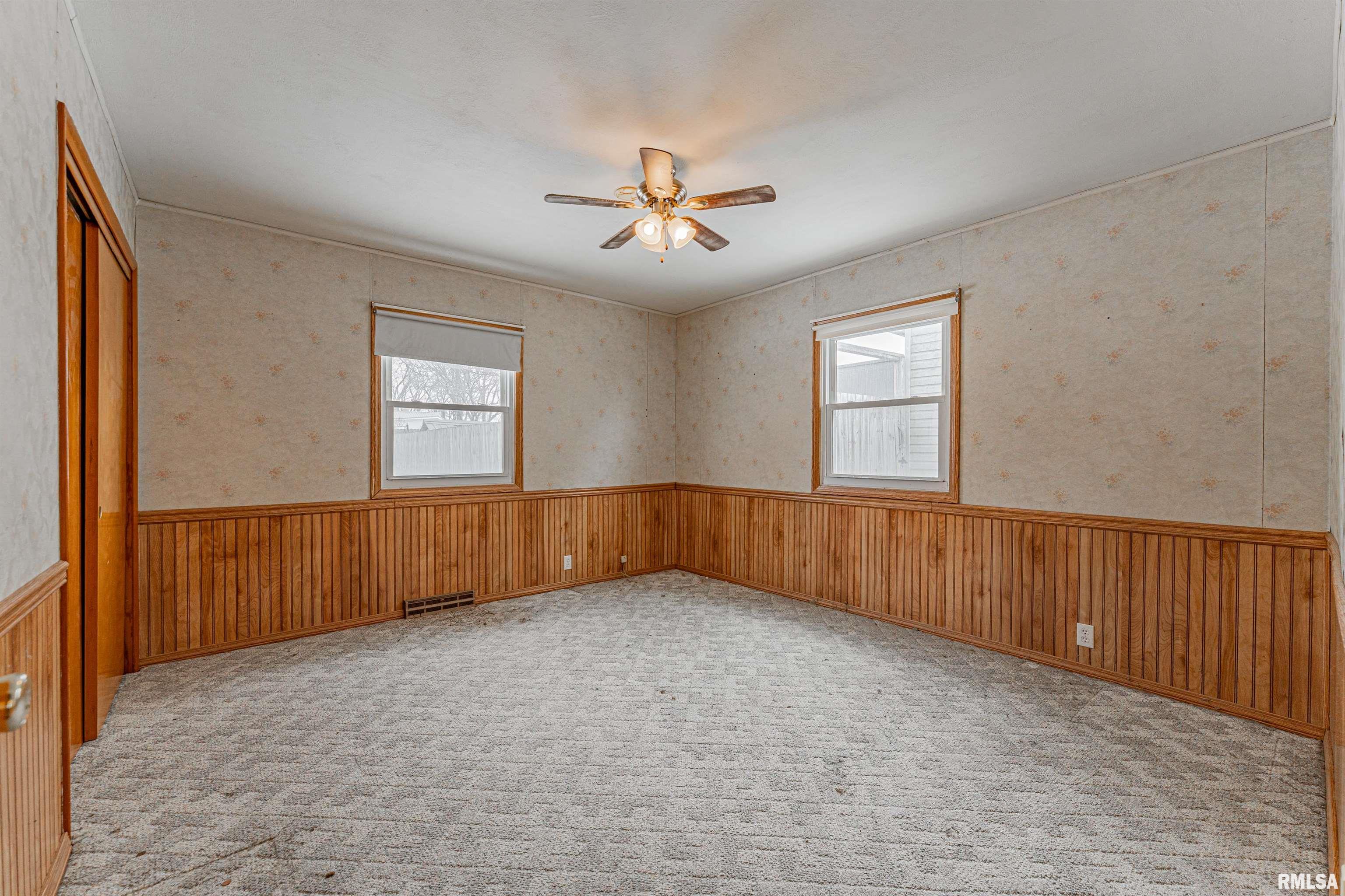 100 Gavin Street Lincoln, IL 62656 - Photo 6 of 16