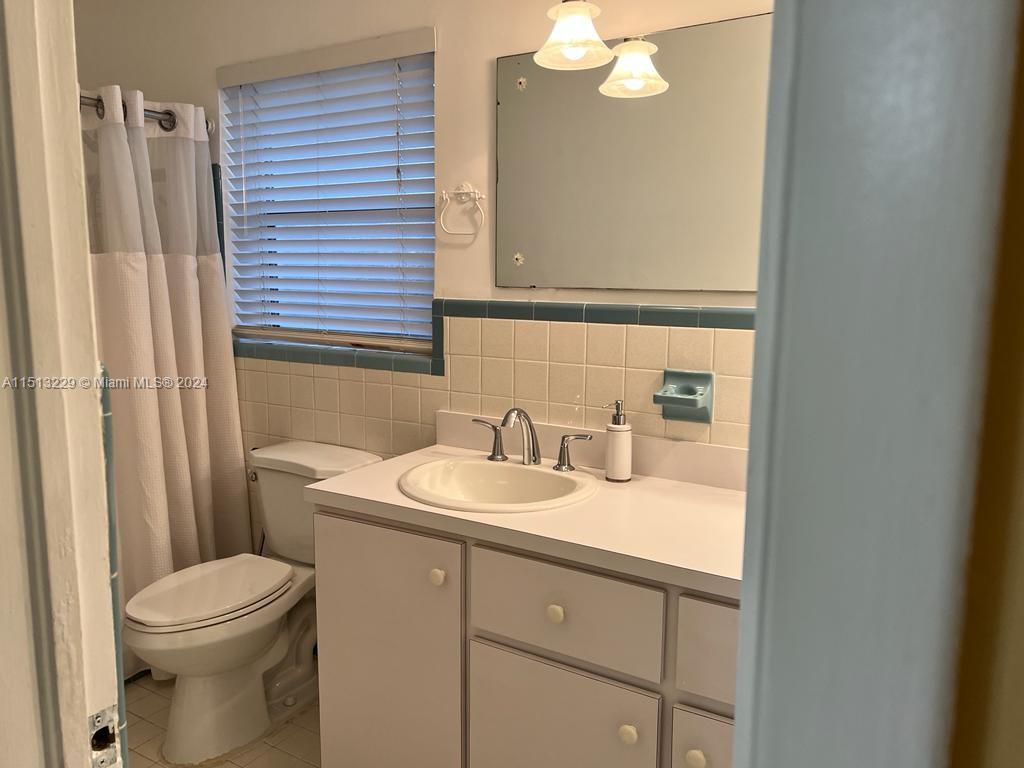 1190 Southwest 19th Avenue Miami, FL 33135 - Photo 15 of 25