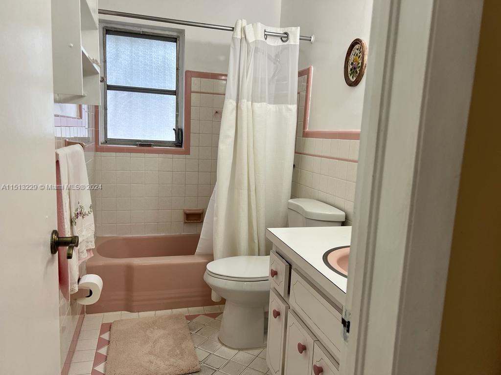 1190 Southwest 19th Avenue Miami, FL 33135 - Photo 19 of 25
