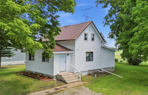 $87,500 | 104 North Secor Street, Bricelyn, MN 56014