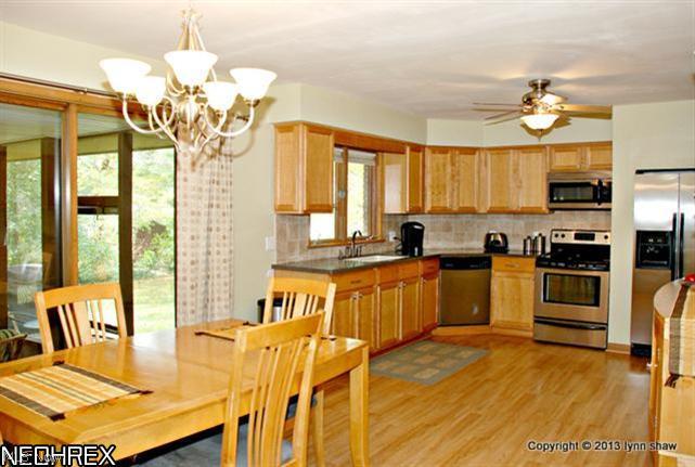 3088 Chamberlain Road Akron, OH 44333 - Photo 4 of 22 Gallery Image 4
