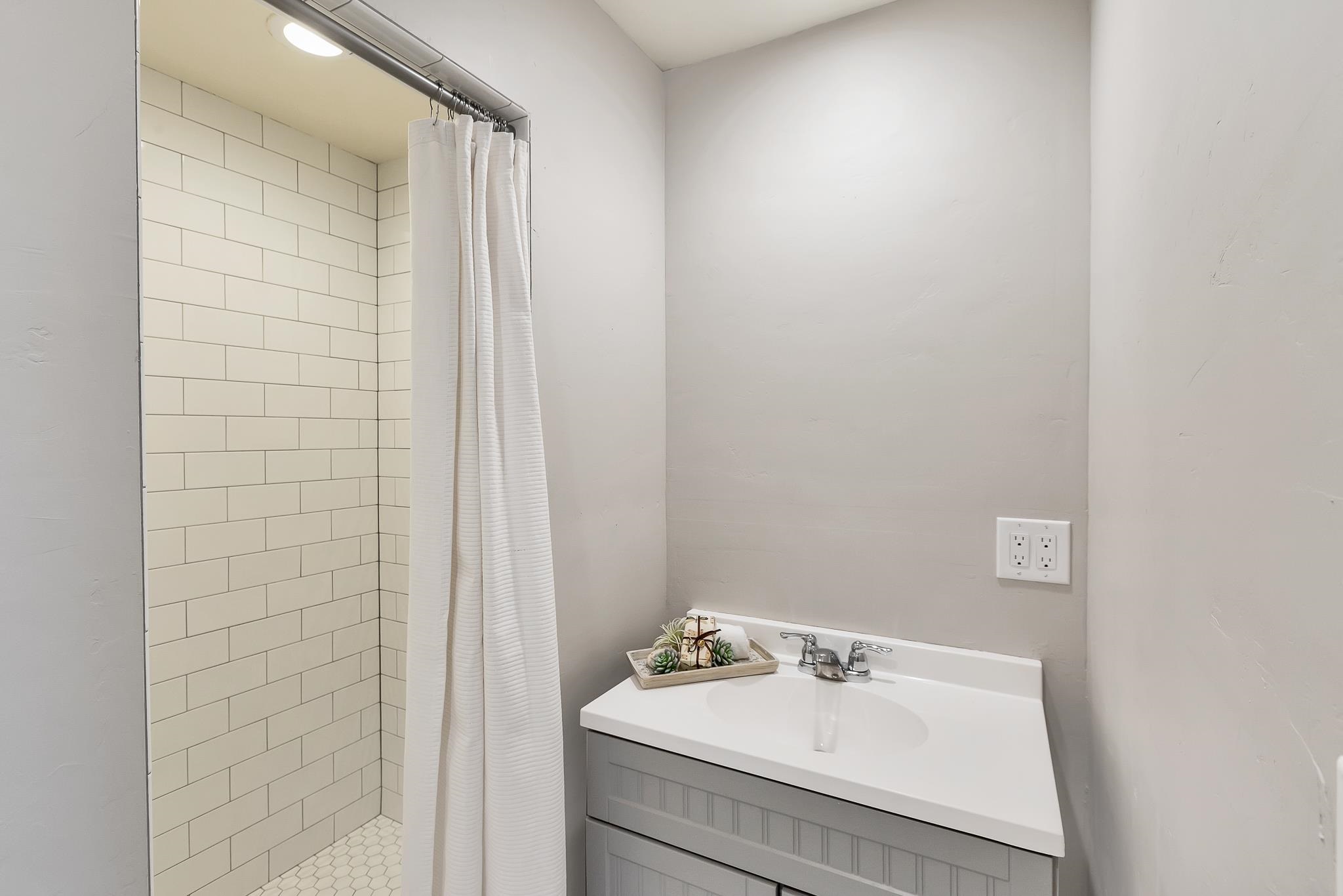 1619 North W Point Road Spokane, WA 99201 - Photo 32 of 47 Gallery Image 32