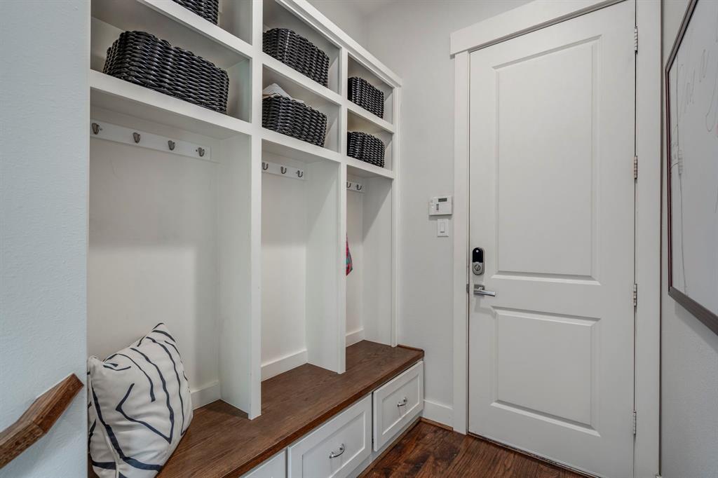 7102 Coronado Avenue Dallas, TX 75214 - Photo 26 of 30 a view of wooden floor and closet