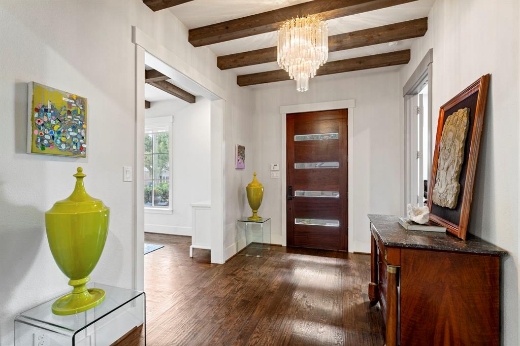 7102 Coronado Avenue Dallas, TX 75214 - Photo 6 of 30 a view of living room with furniture and a window