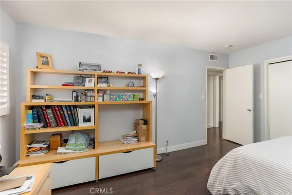 $900,000 | 615 East Olive Avenue, Unit A, Burbank, CA 91501