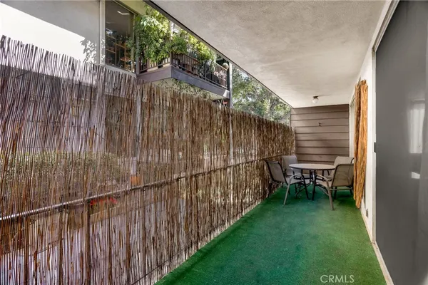 $900,000 | 615 East Olive Avenue, Unit A, Burbank, CA 91501