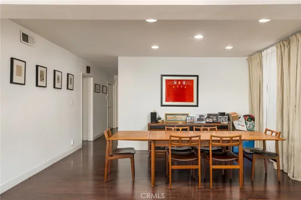 $900,000 | 615 East Olive Avenue, Unit A, Burbank, CA 91501