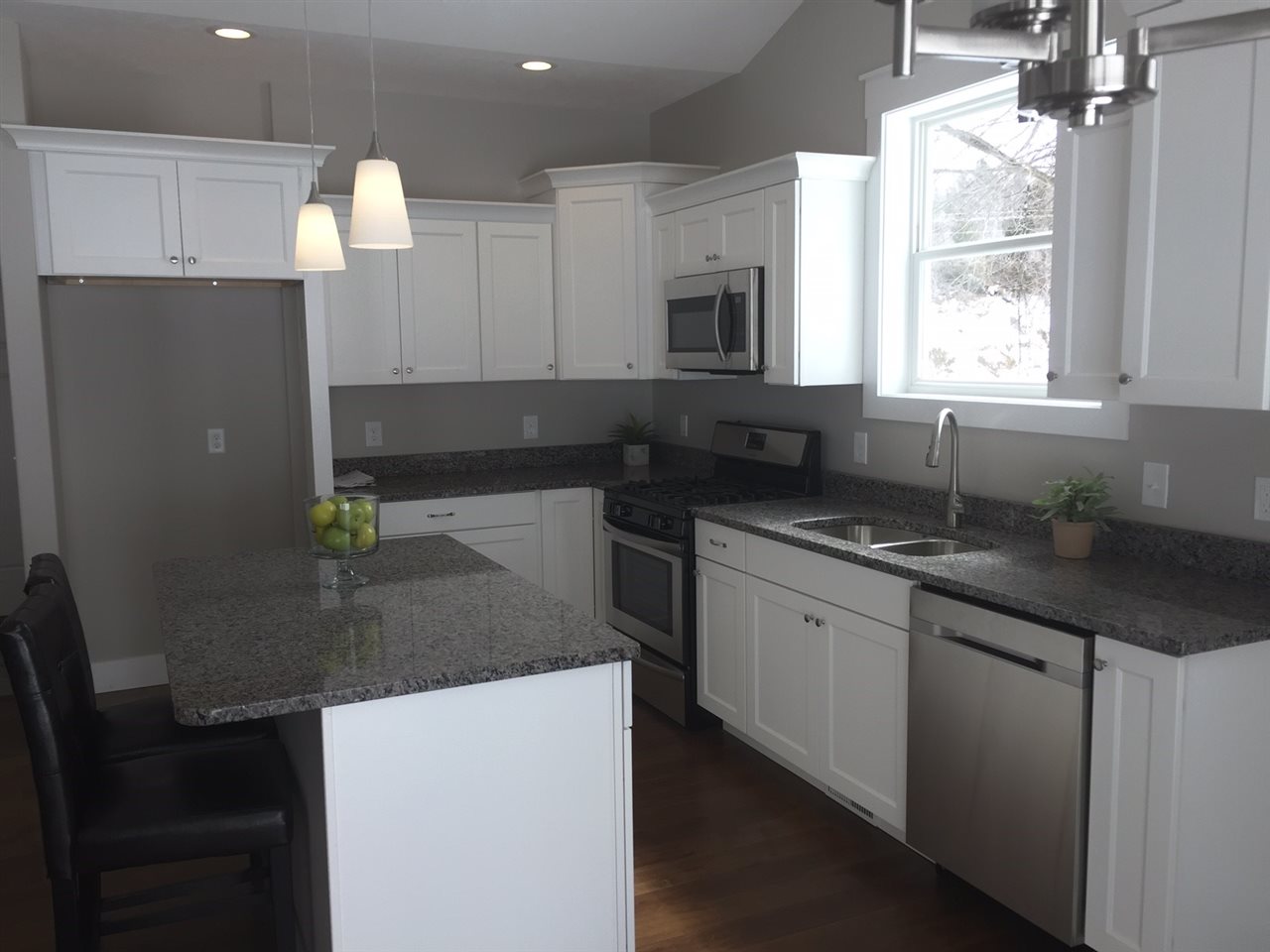 3059 Five Mile Road Traverse City, MI 49686 - Photo 8 of 21 1848072-7.JPG