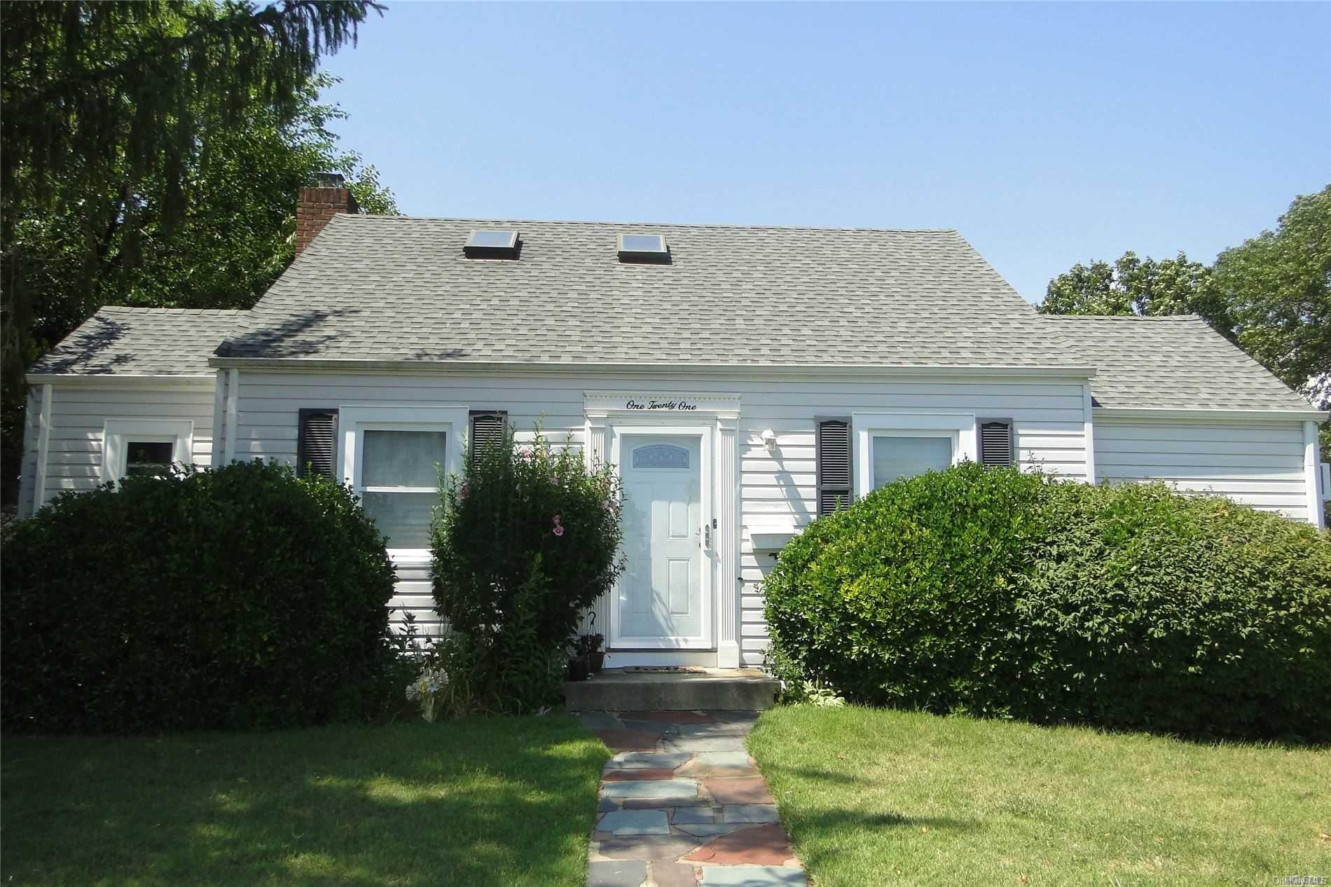 121 Wilson Road Valley Stream, NY 11581 - Photo 1 of 1