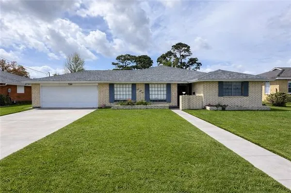 $259,000 | 724 Avenue East, Marrero, LA 70072