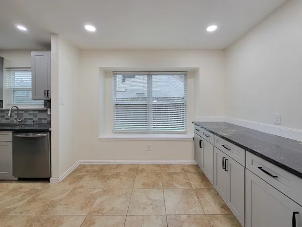 $2,100 | 10010 Sagecanyon Drive, Houston, TX 77089