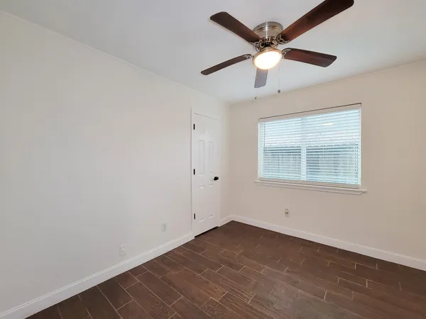 $2,100 | 10010 Sagecanyon Drive, Houston, TX 77089