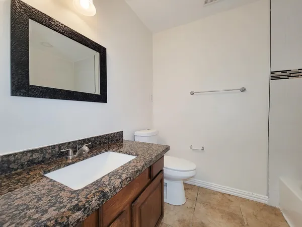 $2,100 | 10010 Sagecanyon Drive, Houston, TX 77089