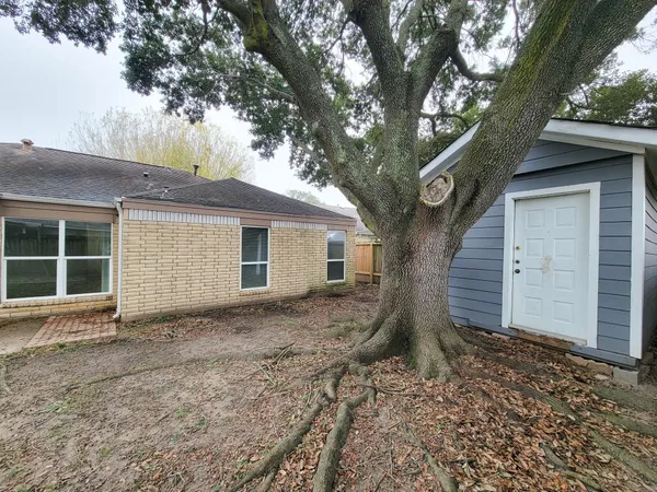 $2,100 | 10010 Sagecanyon Drive, Houston, TX 77089