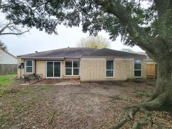 $2,100 | 10010 Sagecanyon Drive, Houston, TX 77089