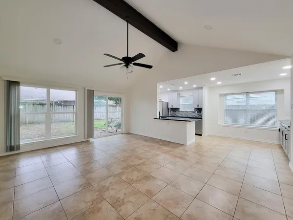 $2,100 | 10010 Sagecanyon Drive, Houston, TX 77089