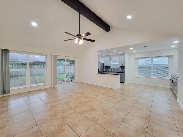 $2,100 | 10010 Sagecanyon Drive, Houston, TX 77089