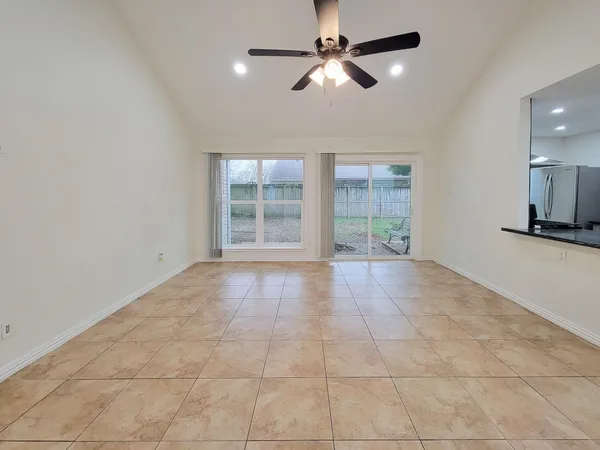 $2,100 | 10010 Sagecanyon Drive, Houston, TX 77089