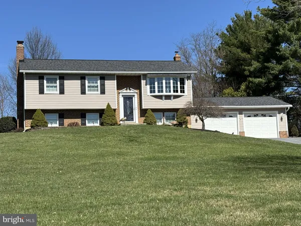 $475,000 | 3002 Glenvue Drive, New Windsor, MD 21776