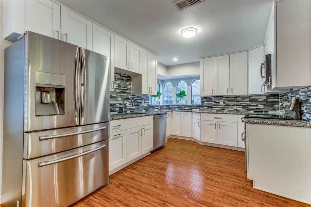 10014 Silver Creek Road Dallas, TX 75243 - Photo 5 of 19 Kitchen