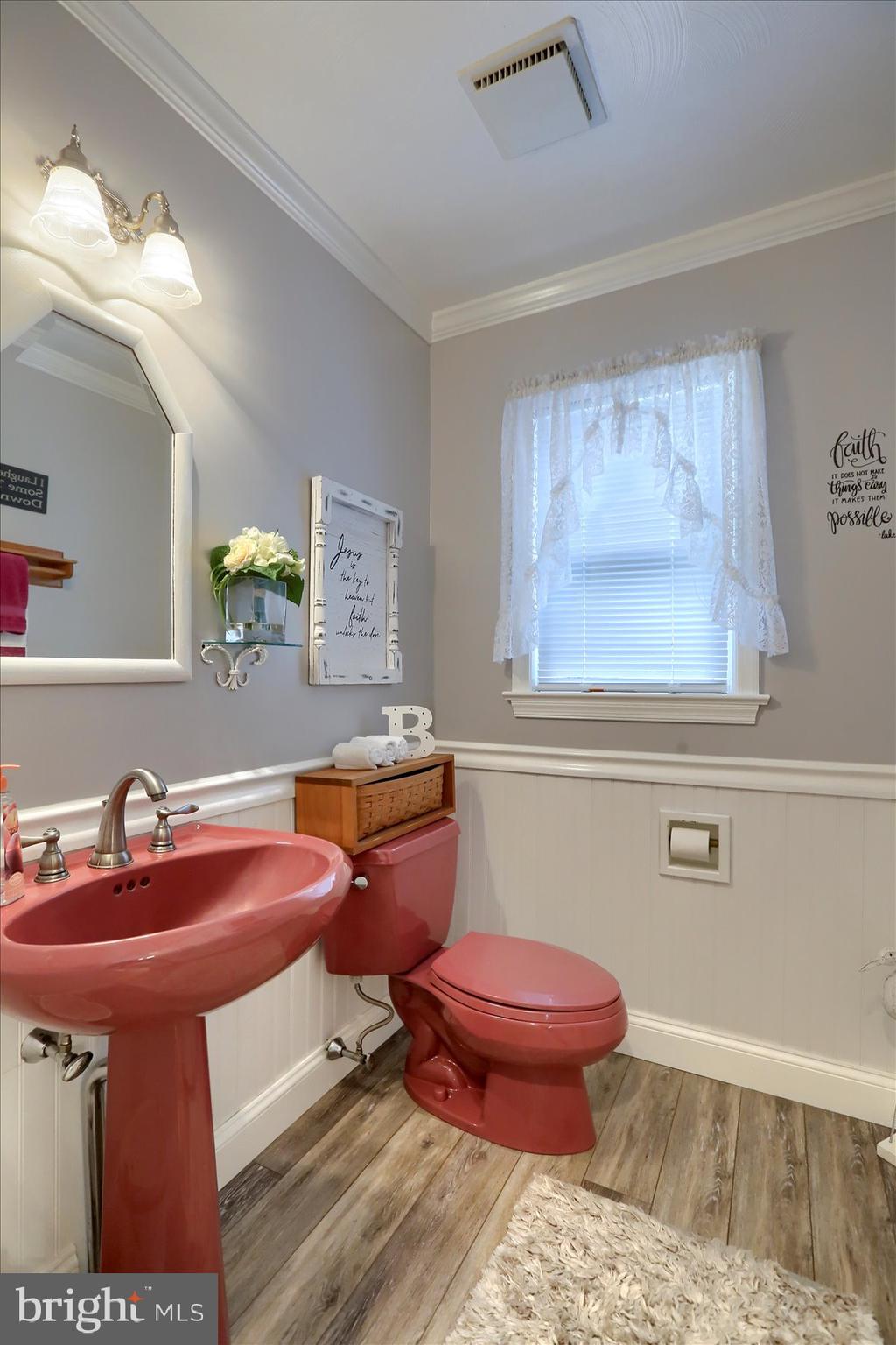 3315 Colebrook Road Elizabethtown, PA 17022 - Photo 18 of 41 Main Level Powder Room