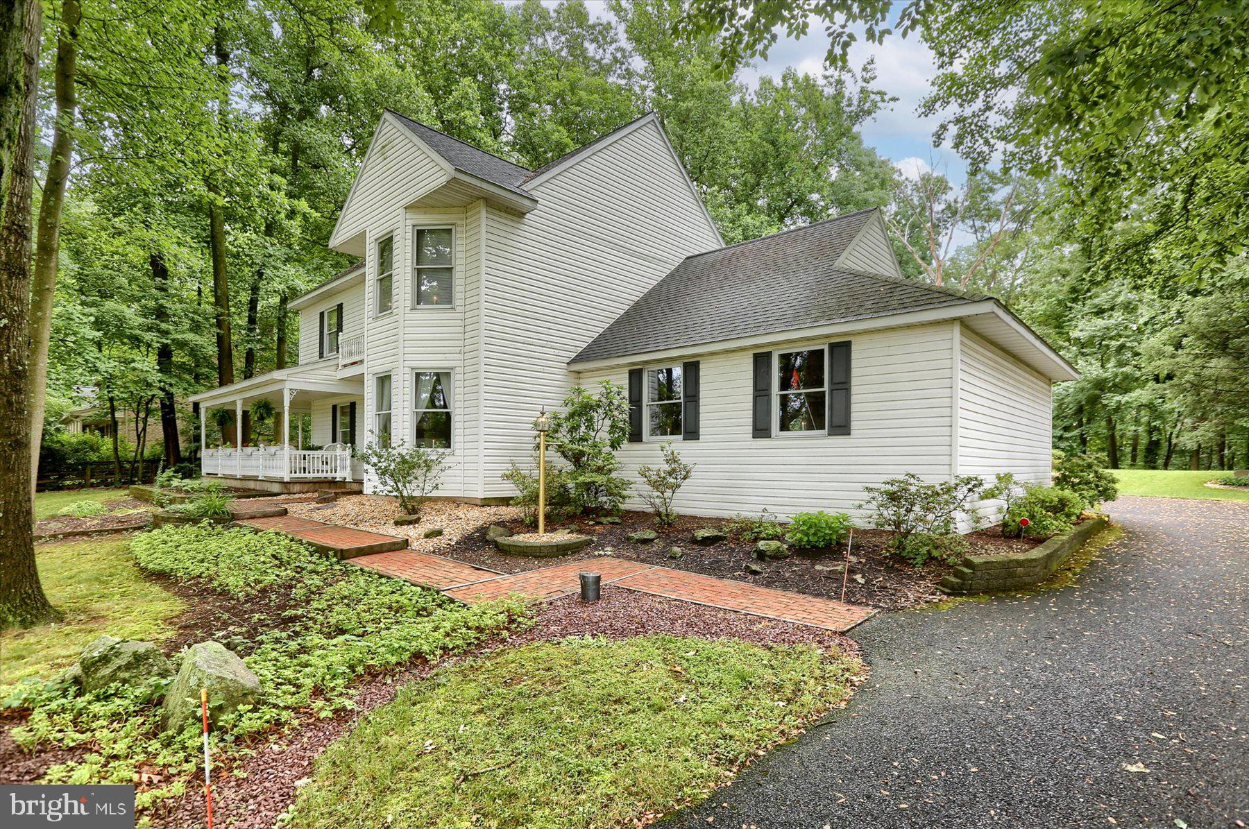 3315 Colebrook Road Elizabethtown, PA 17022 - Photo 3 of 41