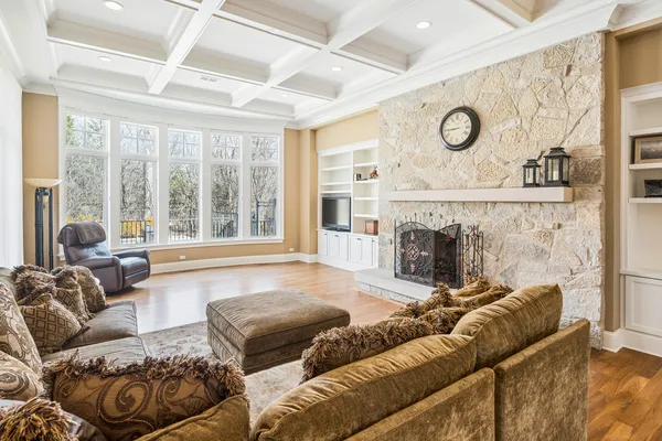 $3,895,000 | 1300 Abington Cambs Drive, Lake Forest, IL 60045
