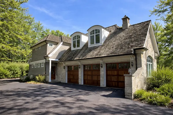 $3,895,000 | 1300 Abington Cambs Drive, Lake Forest, IL 60045