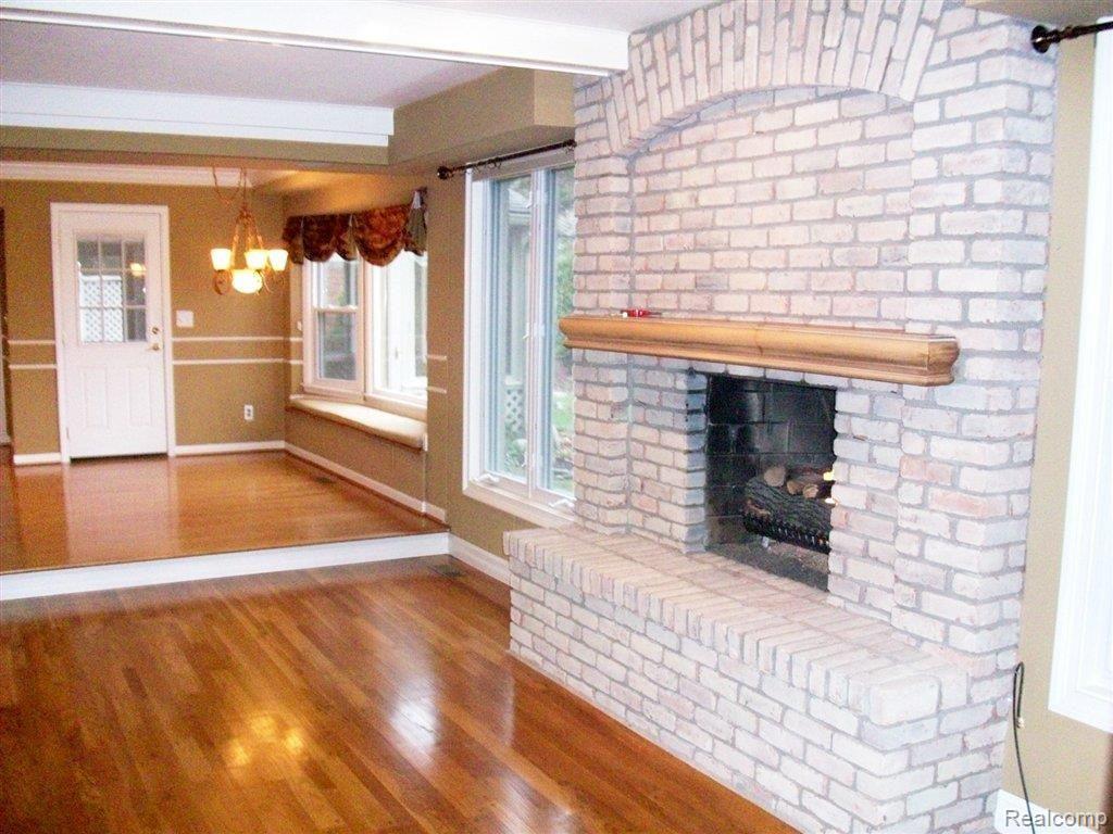 716 Bridgestone Drive Rochester, MI 48309 - Photo 3 of 23 Bridgestone family room open to