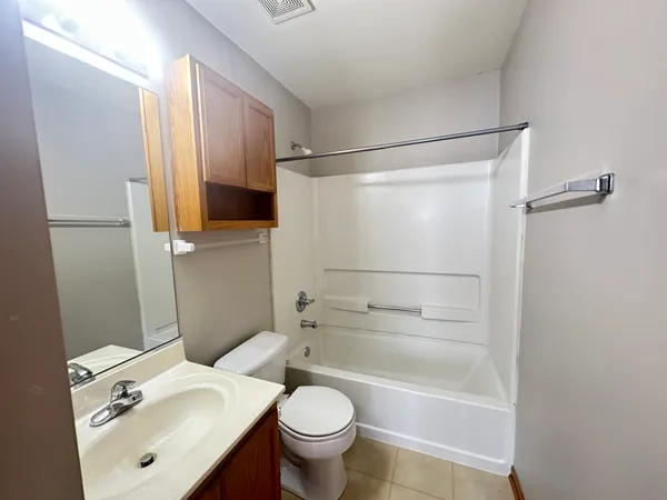 $2,200 | 2503 Dickens Drive, Unit 2503, Aurora, IL 60503