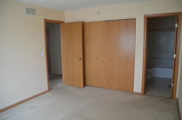 $2,350 | 2503 Dickens Drive, Unit 2503, Aurora, IL 60503