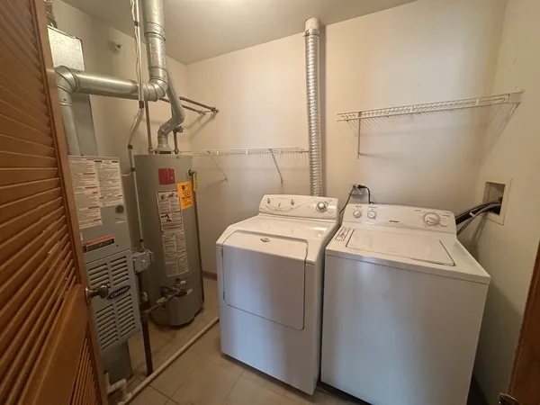 $2,200 | 2503 Dickens Drive, Unit 2503, Aurora, IL 60503