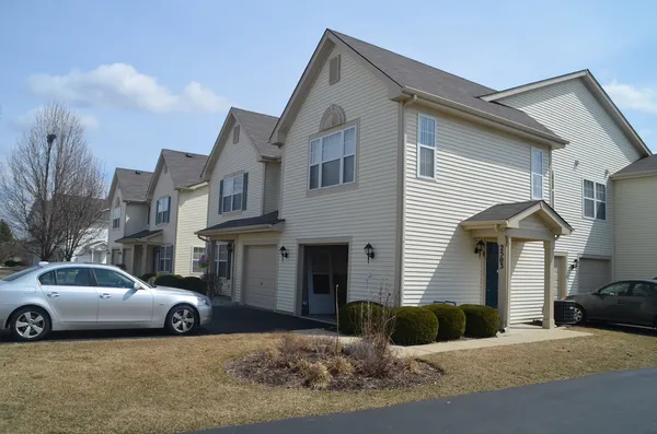 $2,350 | 2503 Dickens Drive, Unit 2503, Aurora, IL 60503