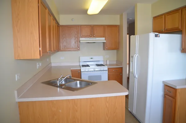 $2,350 | 2503 Dickens Drive, Unit 2503, Aurora, IL 60503