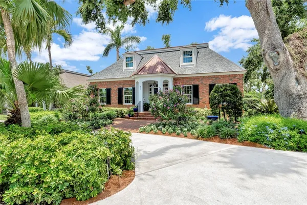 $3,494,000 | 645 Riomar Drive, Vero Beach, FL 32963