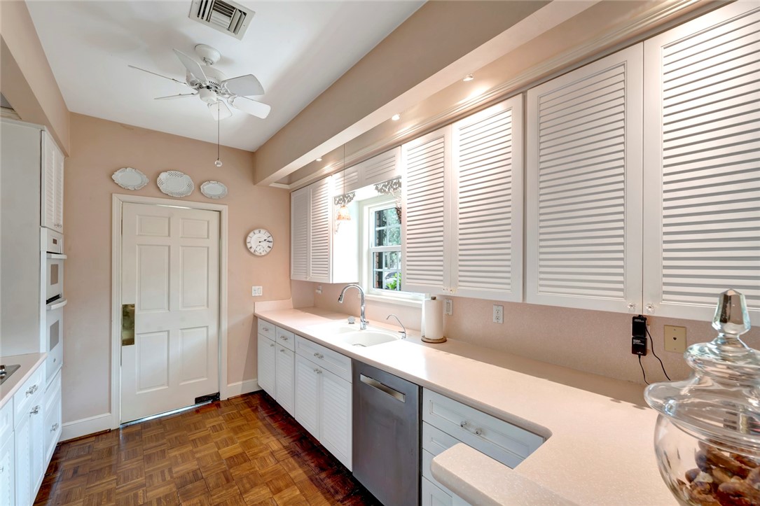645 Riomar Drive Vero Beach, FL 32963 - Photo 6 of 36