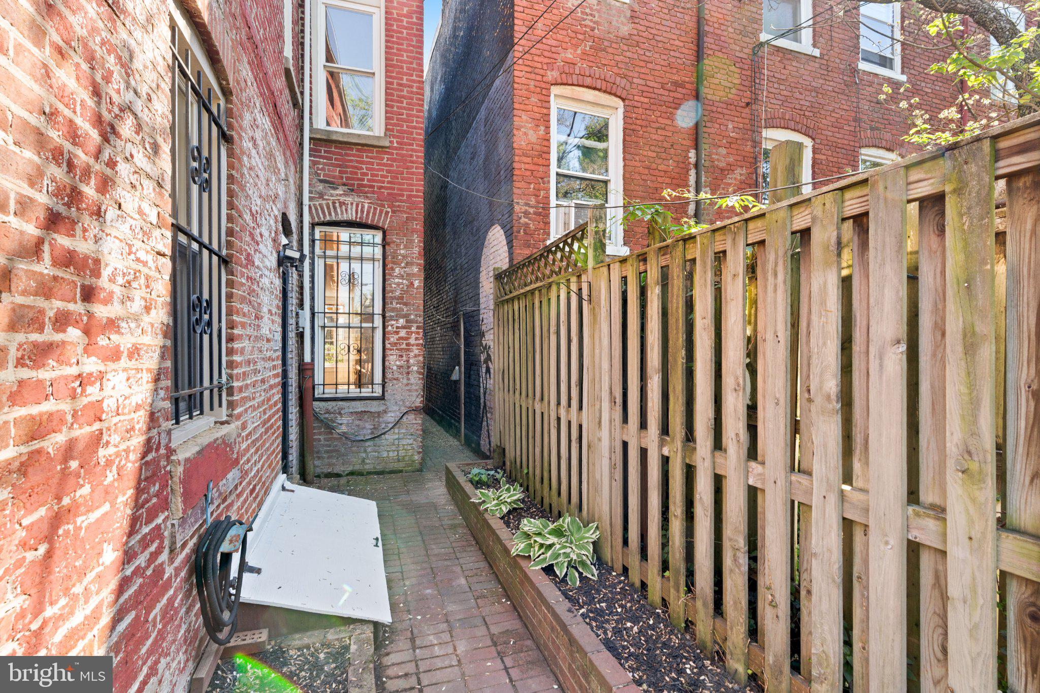 1112 I Street Southeast Washington, DC 20003 - Photo 30 of 42