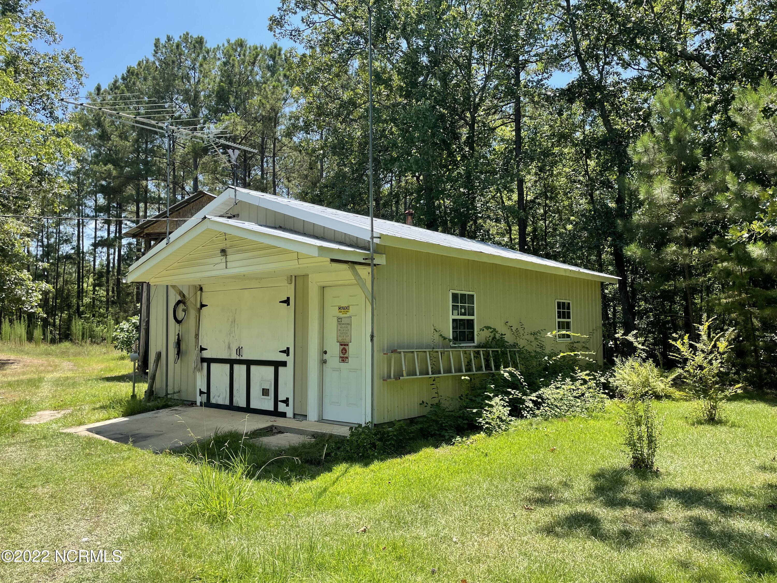 395 Manor Road Carthage, NC 28327 - Photo 11 of 41 395 33