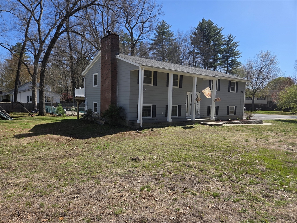 166 Pomeroy Meadow Road Southampton, MA 01073 - Photo 3 of 39