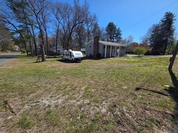 $475,000 | 166 Pomeroy Meadow Road, Southampton, MA 01073