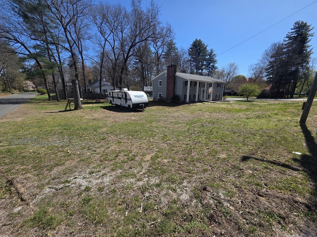 166 Pomeroy Meadow Road Southampton, MA 01073 - Photo 4 of 39