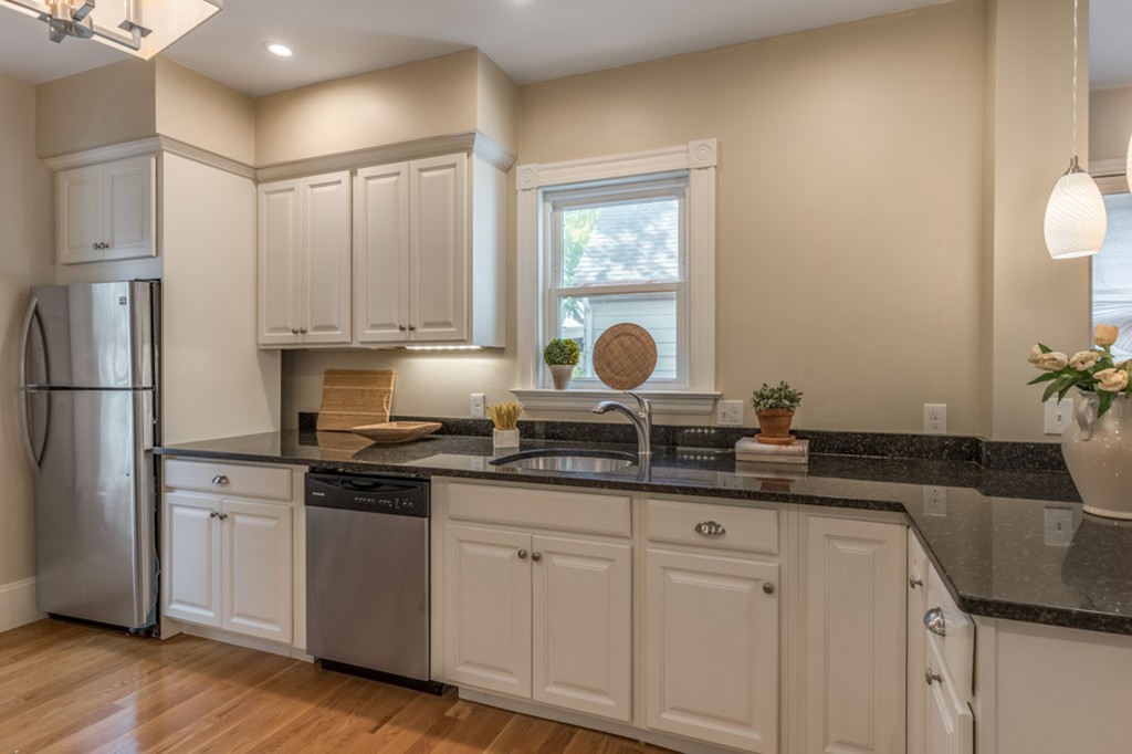 21 Usher Road, Unit 2 Medford, MA 02155 - Photo 17 of 33 Gallery Image 17