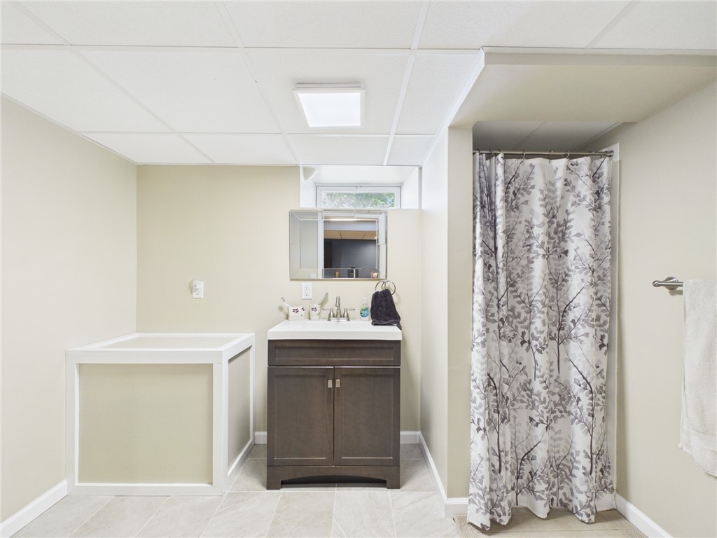 205 Baldwin Road Warwick, RI 02886 - Photo 28 of 37