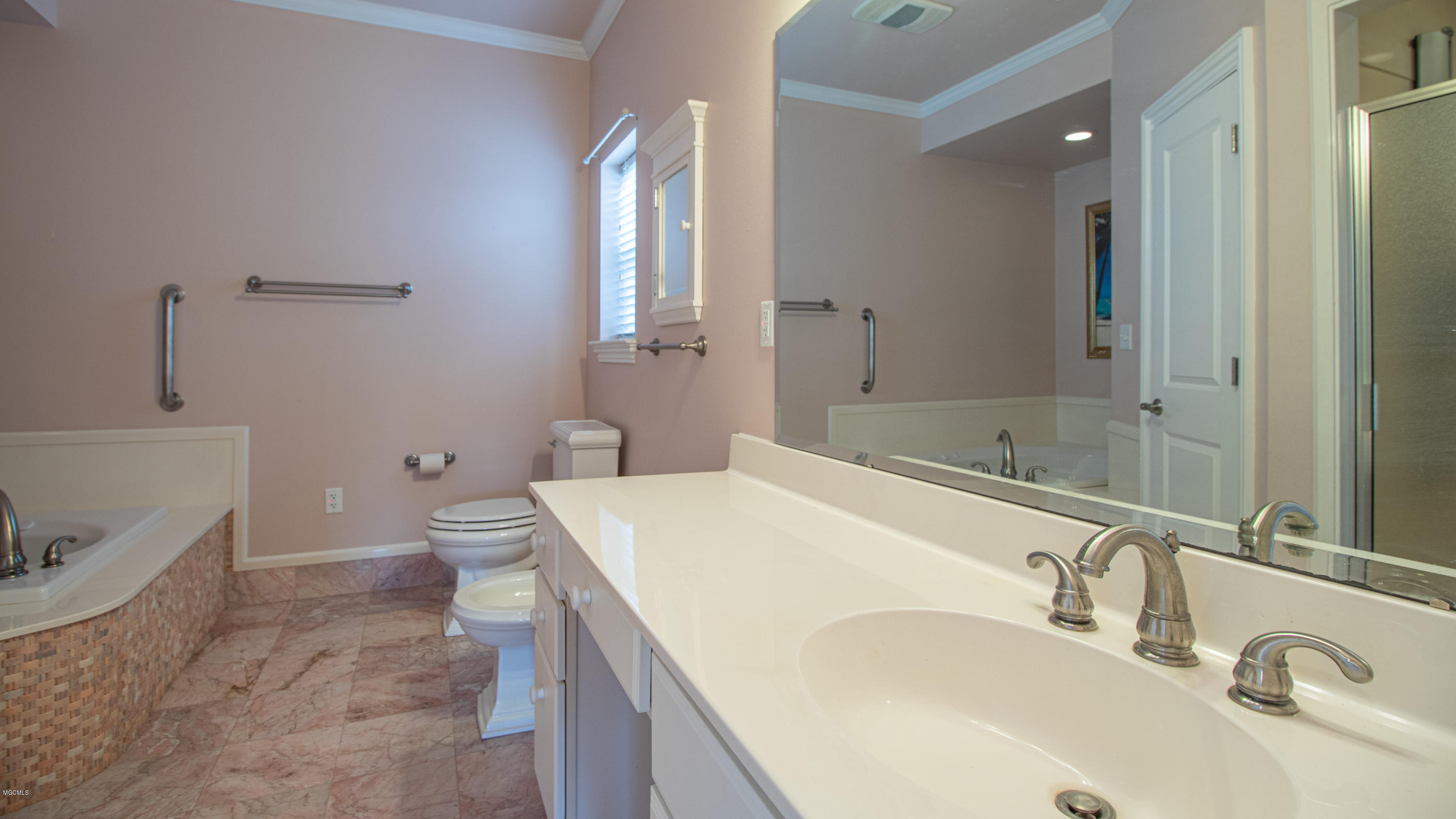 137 Ridgewood Drive Pass Christian, MS 39571 - Photo 16 of 34 Listing Photos-193
