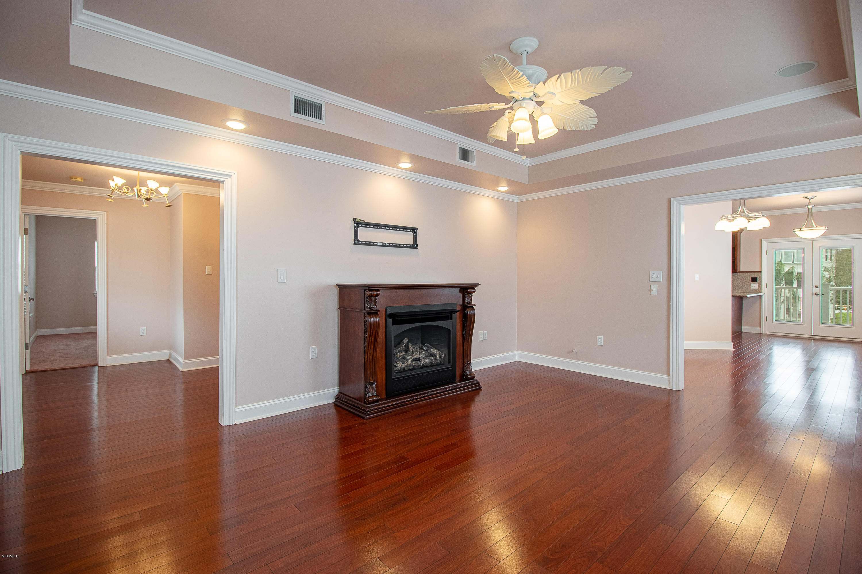 137 Ridgewood Drive Pass Christian, MS 39571 - Photo 4 of 34 Listing Photos-171