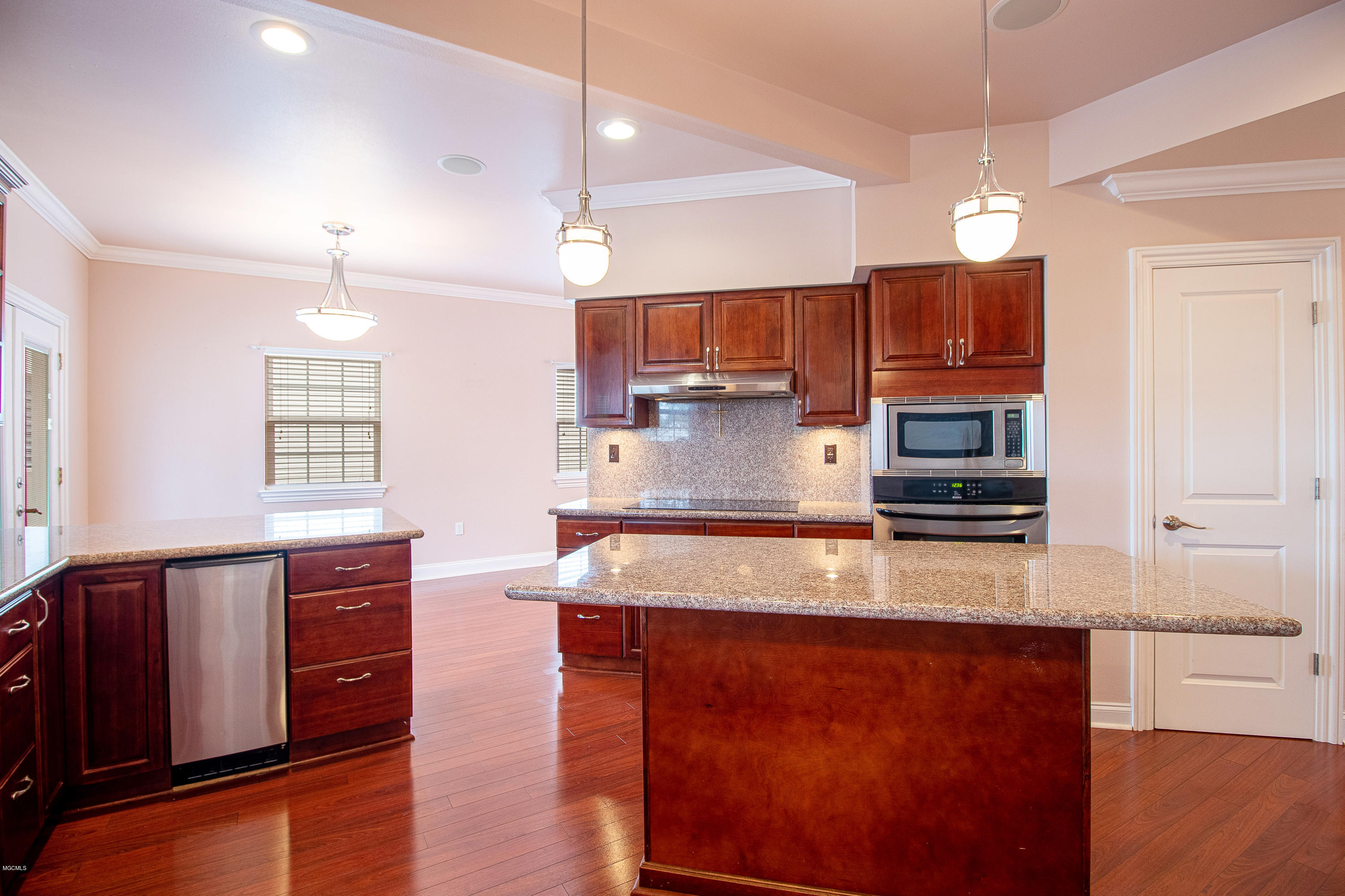 137 Ridgewood Drive Pass Christian, MS 39571 - Photo 8 of 34 Listing Photos-179