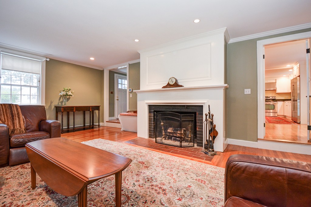 124 Radcliffe Road Belmont, MA 02478 - Photo 5 of 17